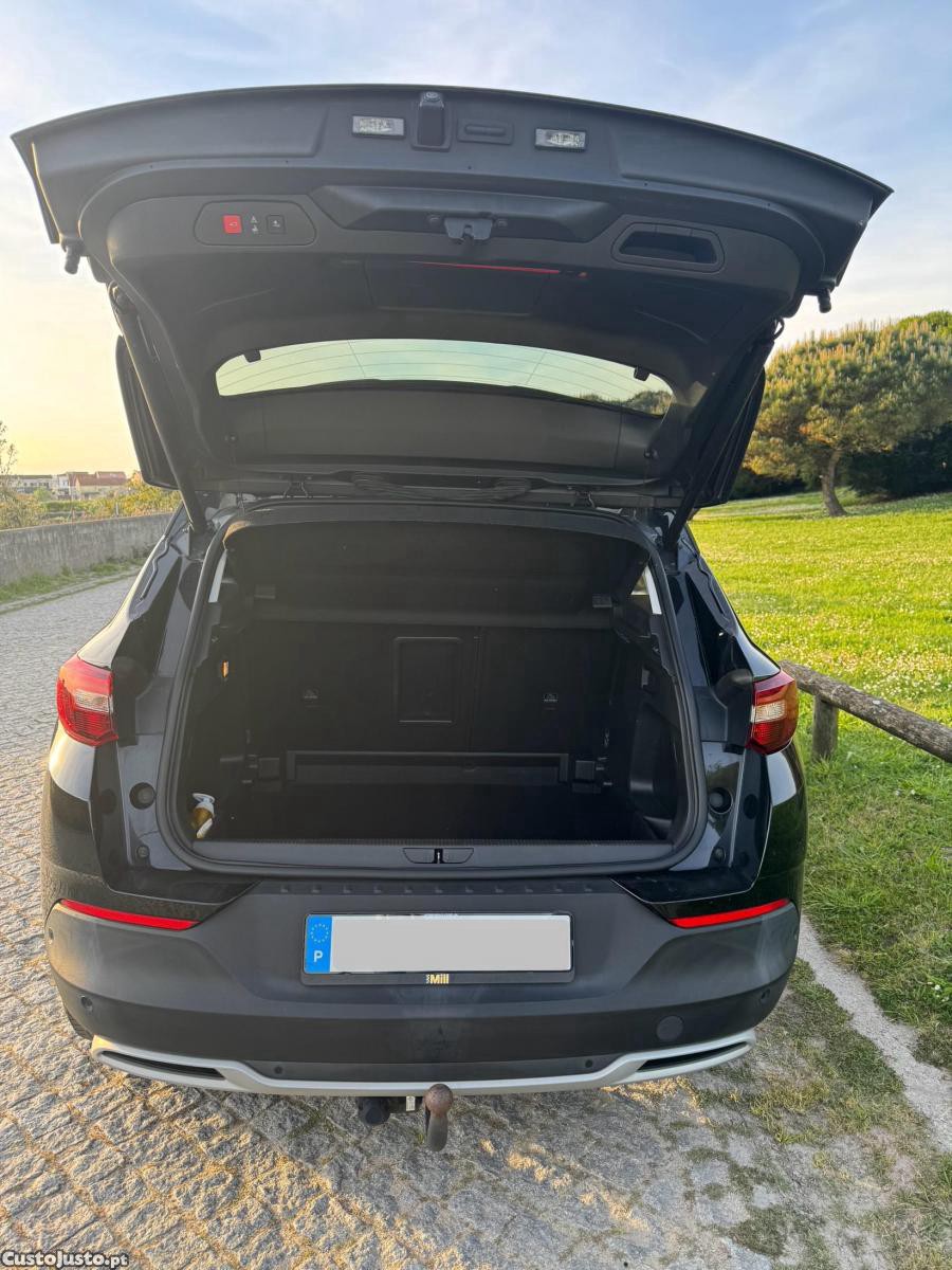 Opel Grandland X 1.2 Innovation AT — fotografia 3