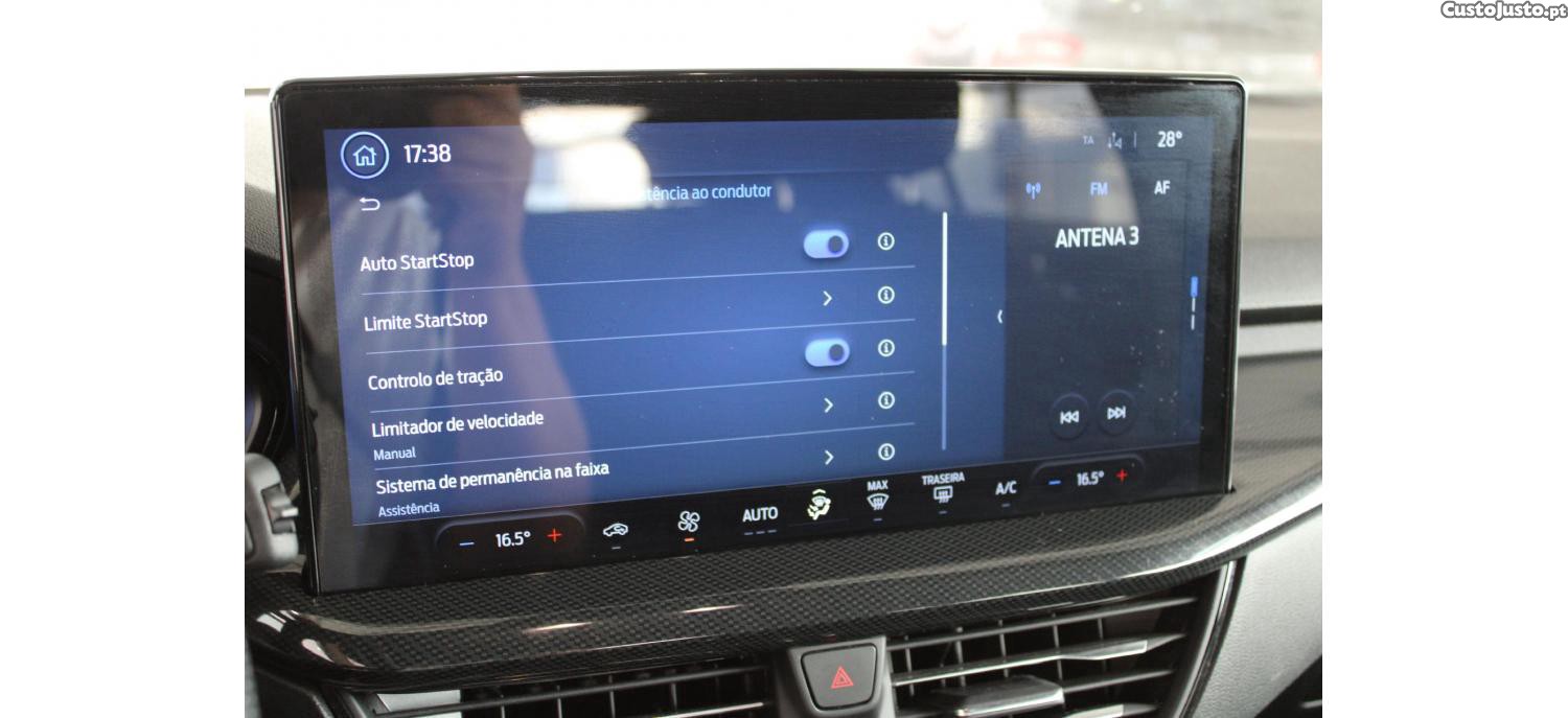 Ford Focus 1.0 EcoBoost MHEV ST-Line X — fotografia 18