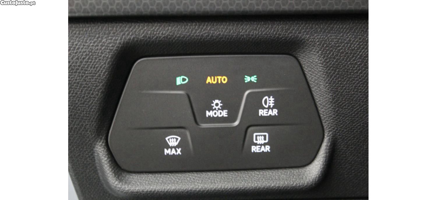 SEAT Leon 1.0 TSI Style 110cv — fotografia 4