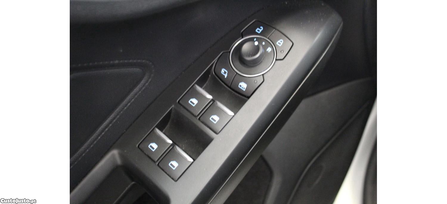 Ford Focus SW 1.0 EcoBoost MHEV ST-Line Aut. — fotografia 3