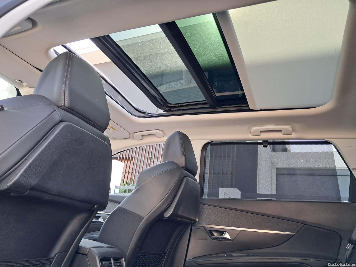 Peugeot 5008 1500 allure 7 lug — fotografia 5