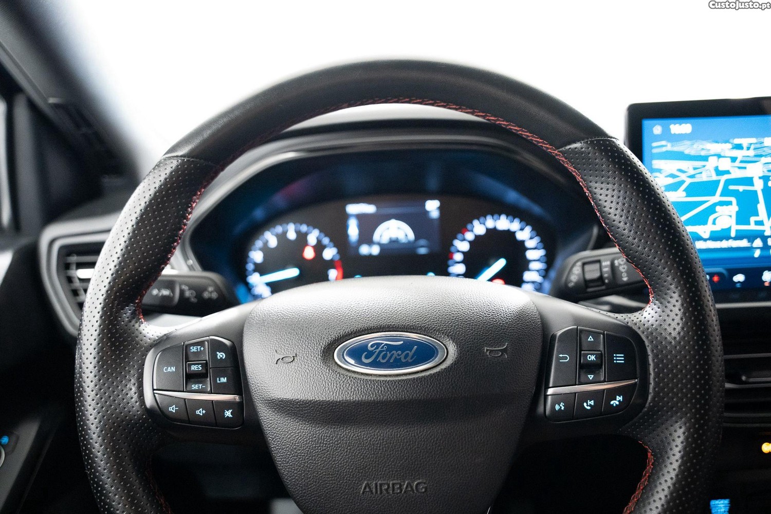 Ford Focus SW 1.0 EcoBoost MHEV ST-Line — fotografia 14