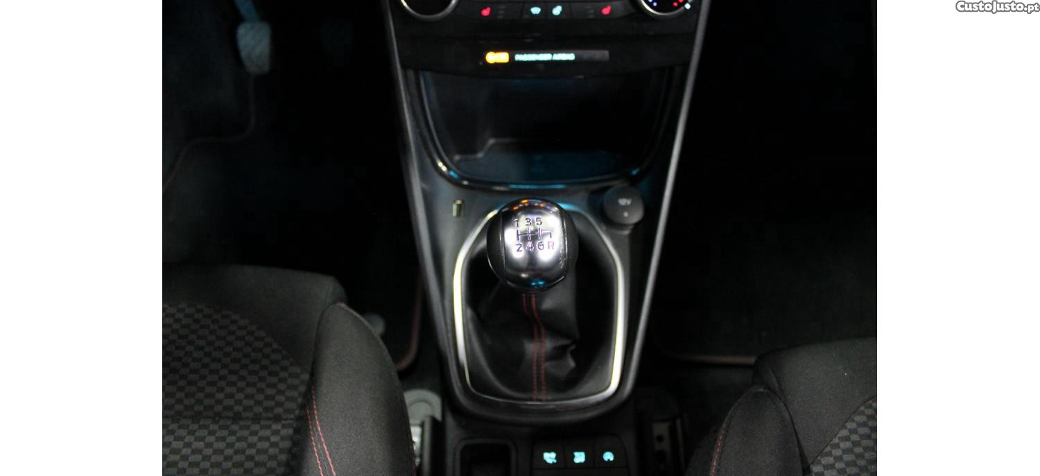Ford Puma 1.0 EcoBoost MHEV ST-Line X Vivid Ruby Edition — fotografia 8
