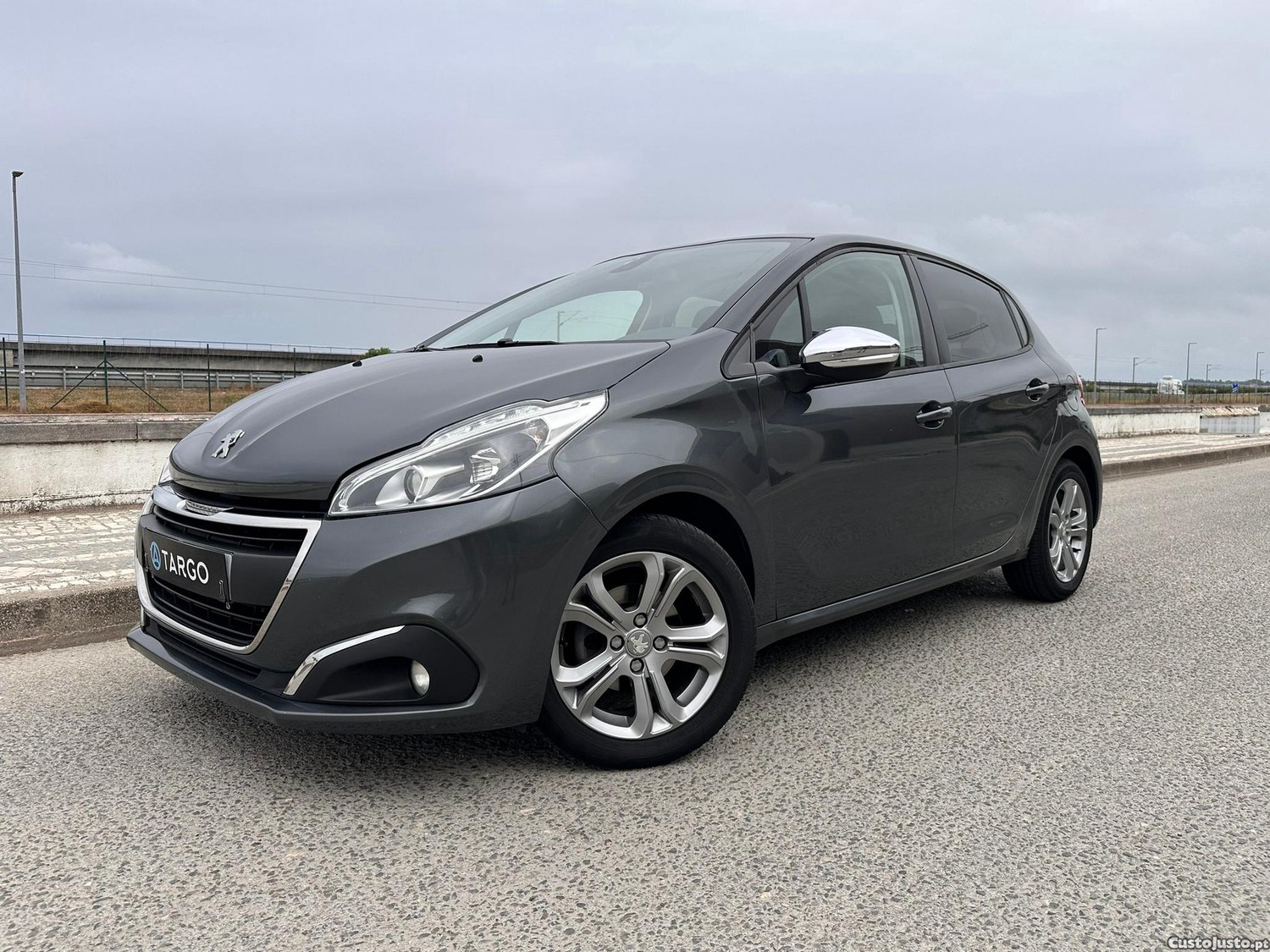 Peugeot 208 1.4 HDi SE Style - 15 — photo 4