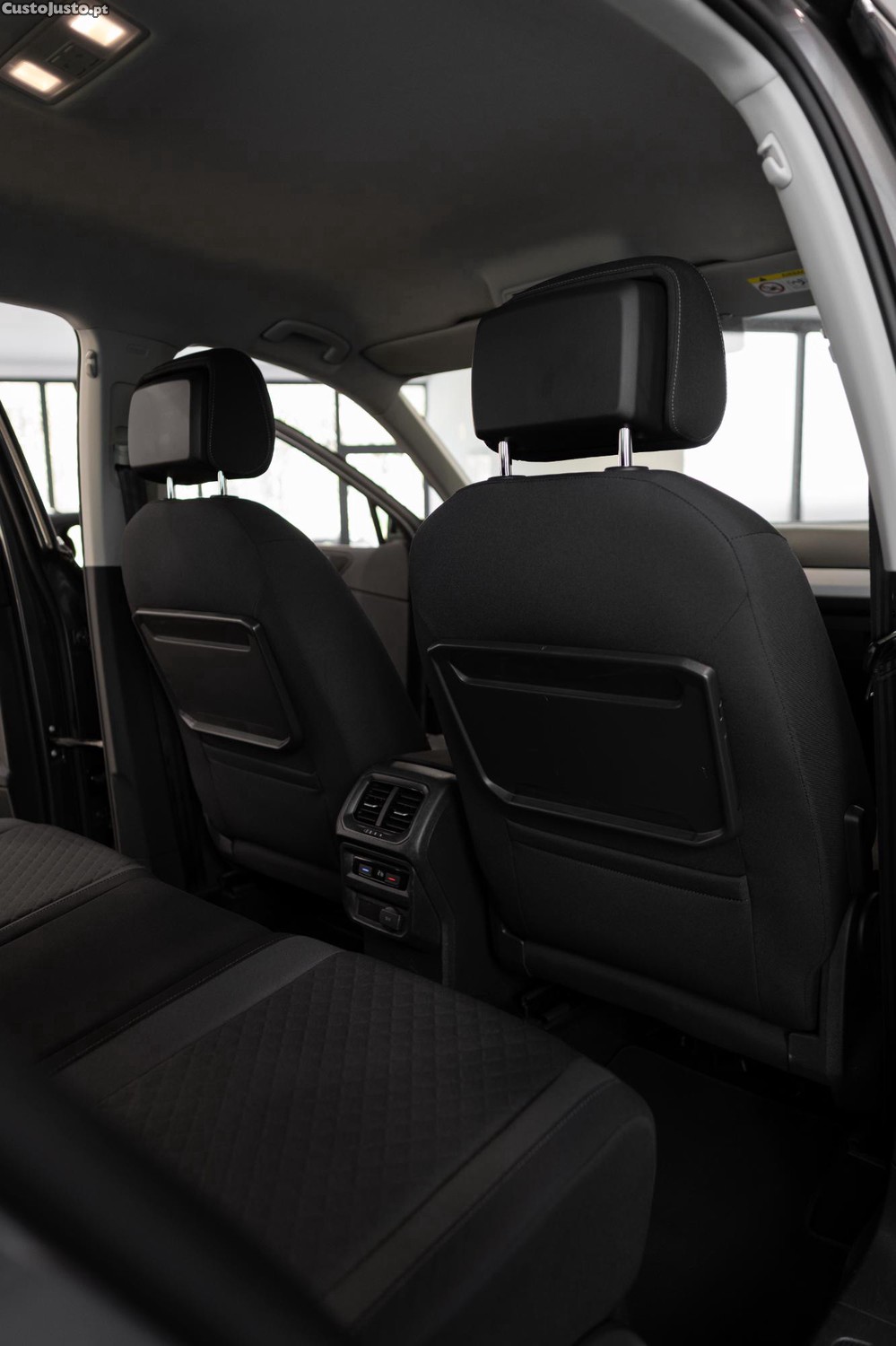 Volkswagen Tiguan TDI Confortline — fotografia 3