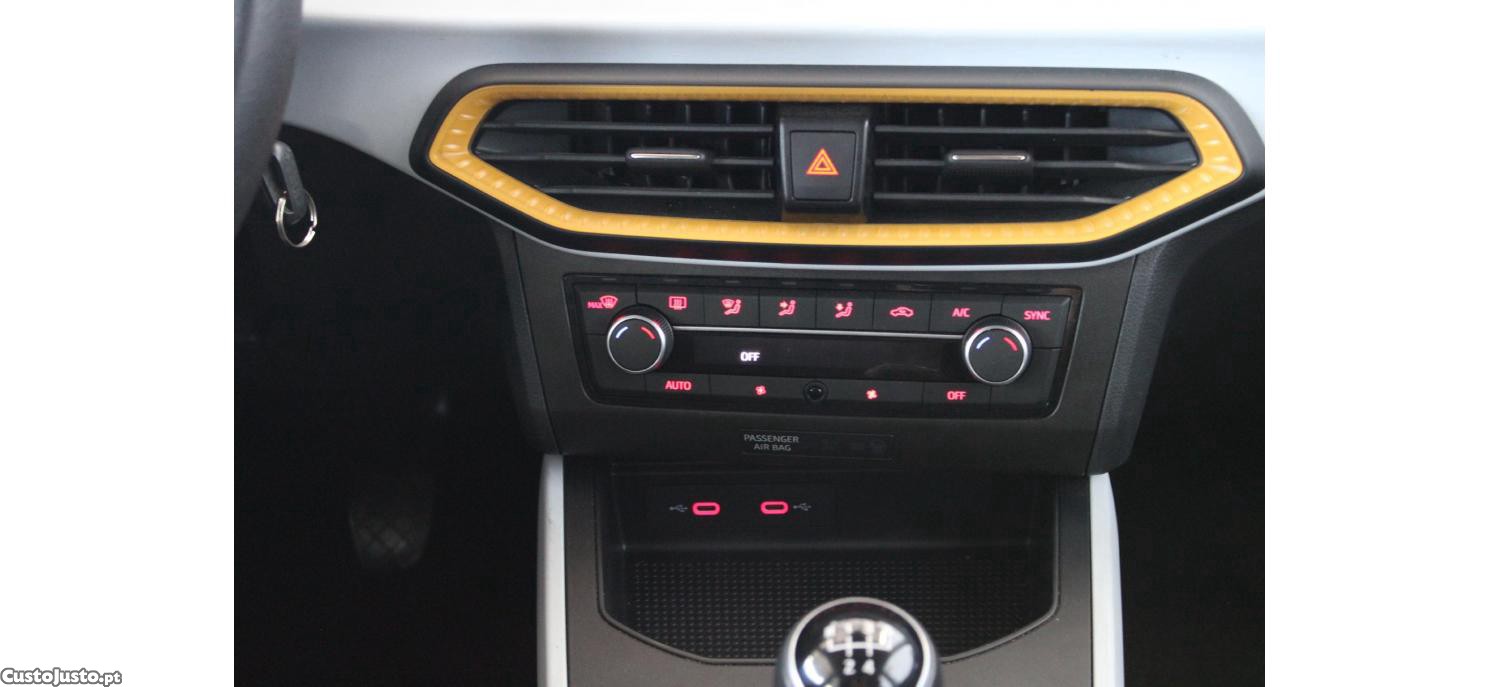 SEAT Arona 1.0 TSI Style 95cv — fotografia 9