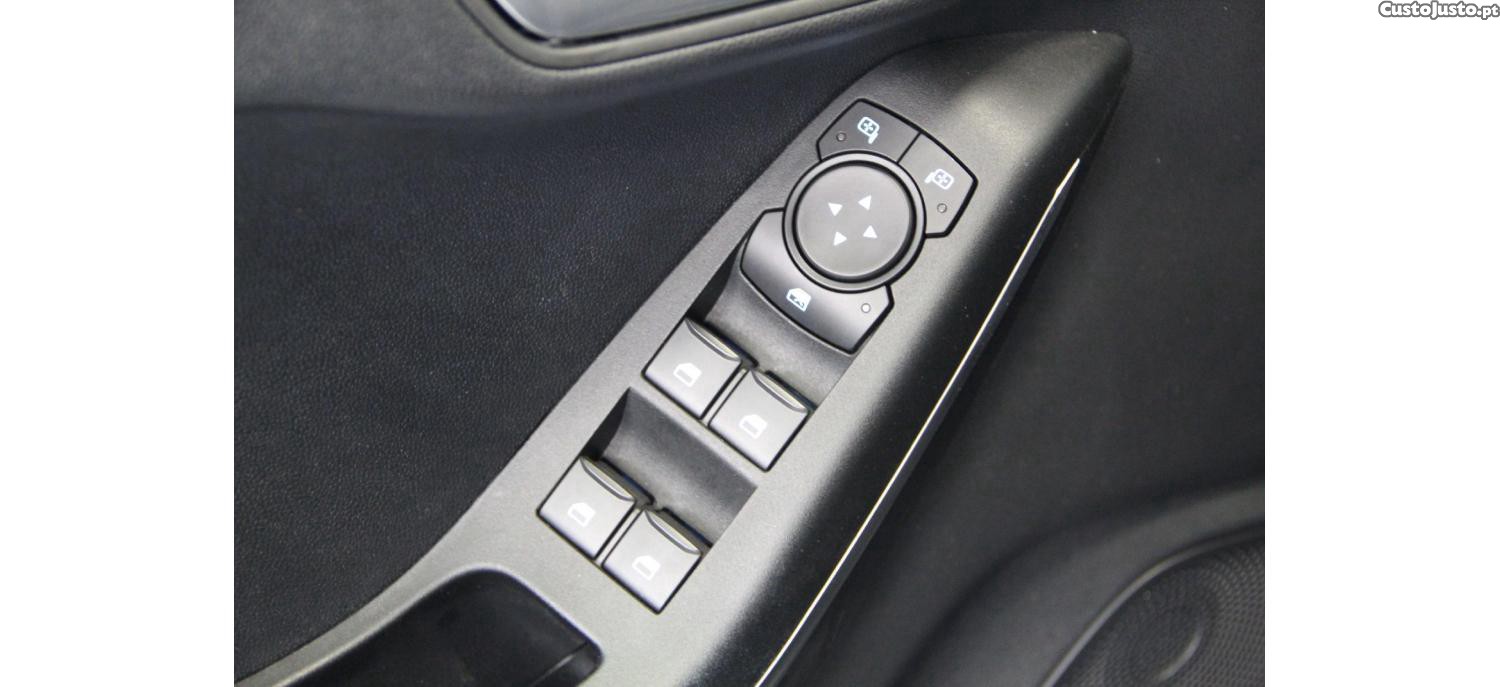 Ford Fiesta St Line 1.0 Ecoboost MHEV 125cv — fotografia 2