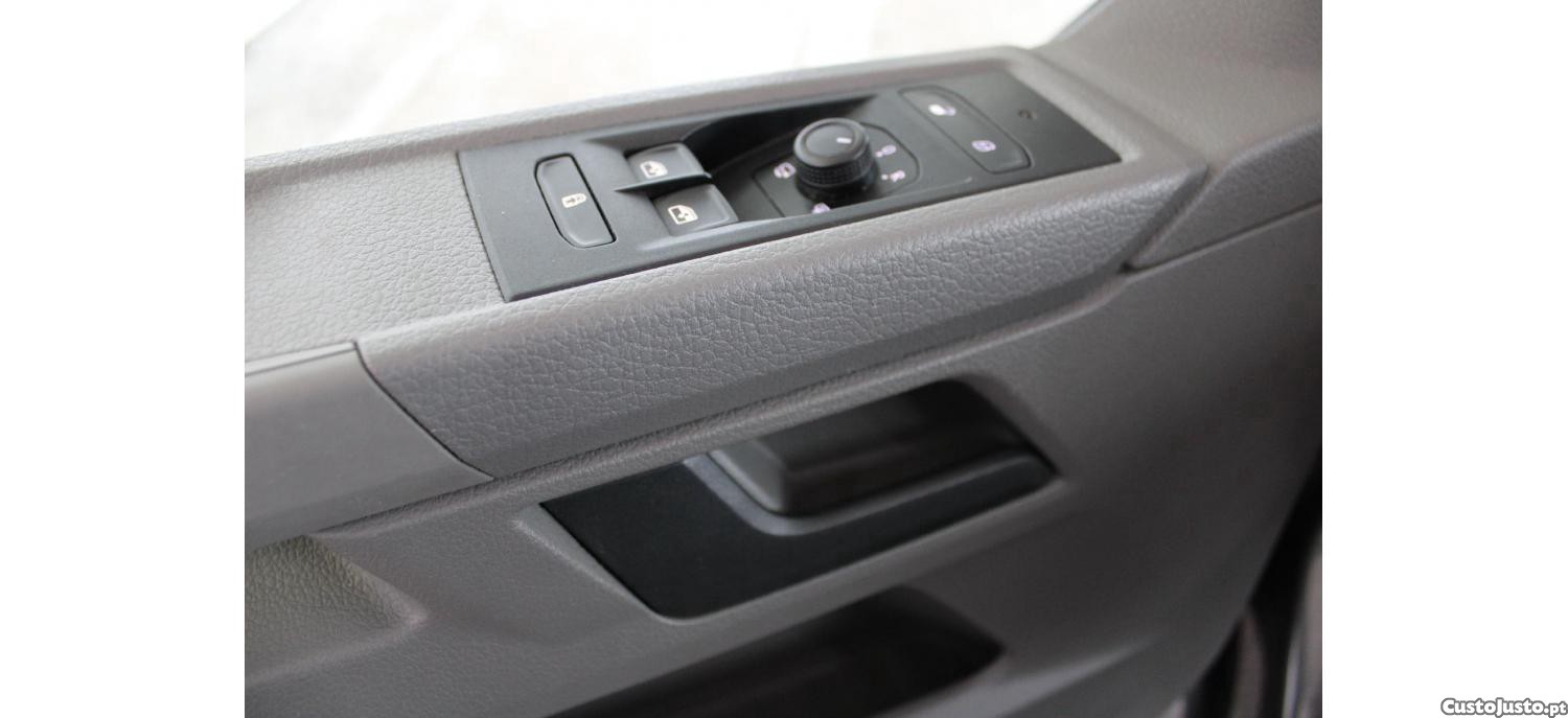 Volkswagen Caravelle Comfortline 2.0 TDI 150cv — fotografia 18