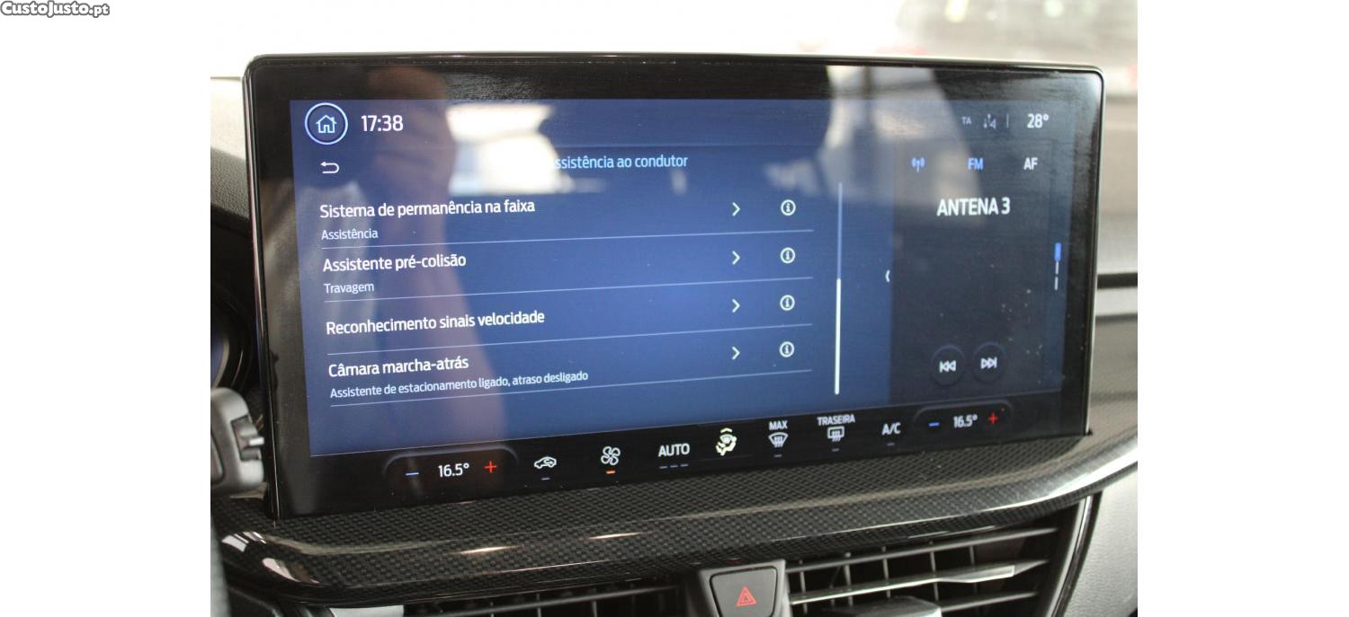 Ford Focus 1.0 EcoBoost MHEV ST-Line X — fotografia 17