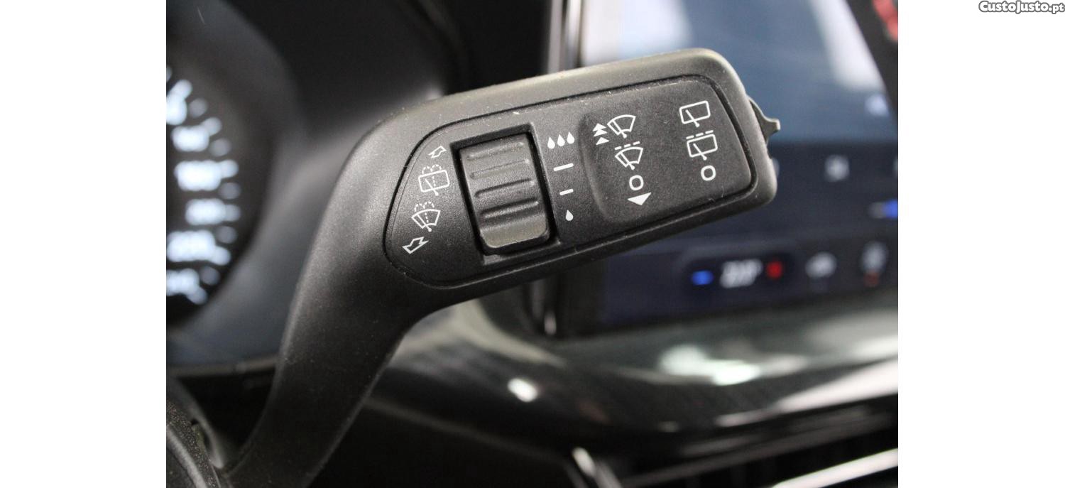 Ford Focus 1.0 EcoBoost 125cv MHEV ST-Line — fotografia 2