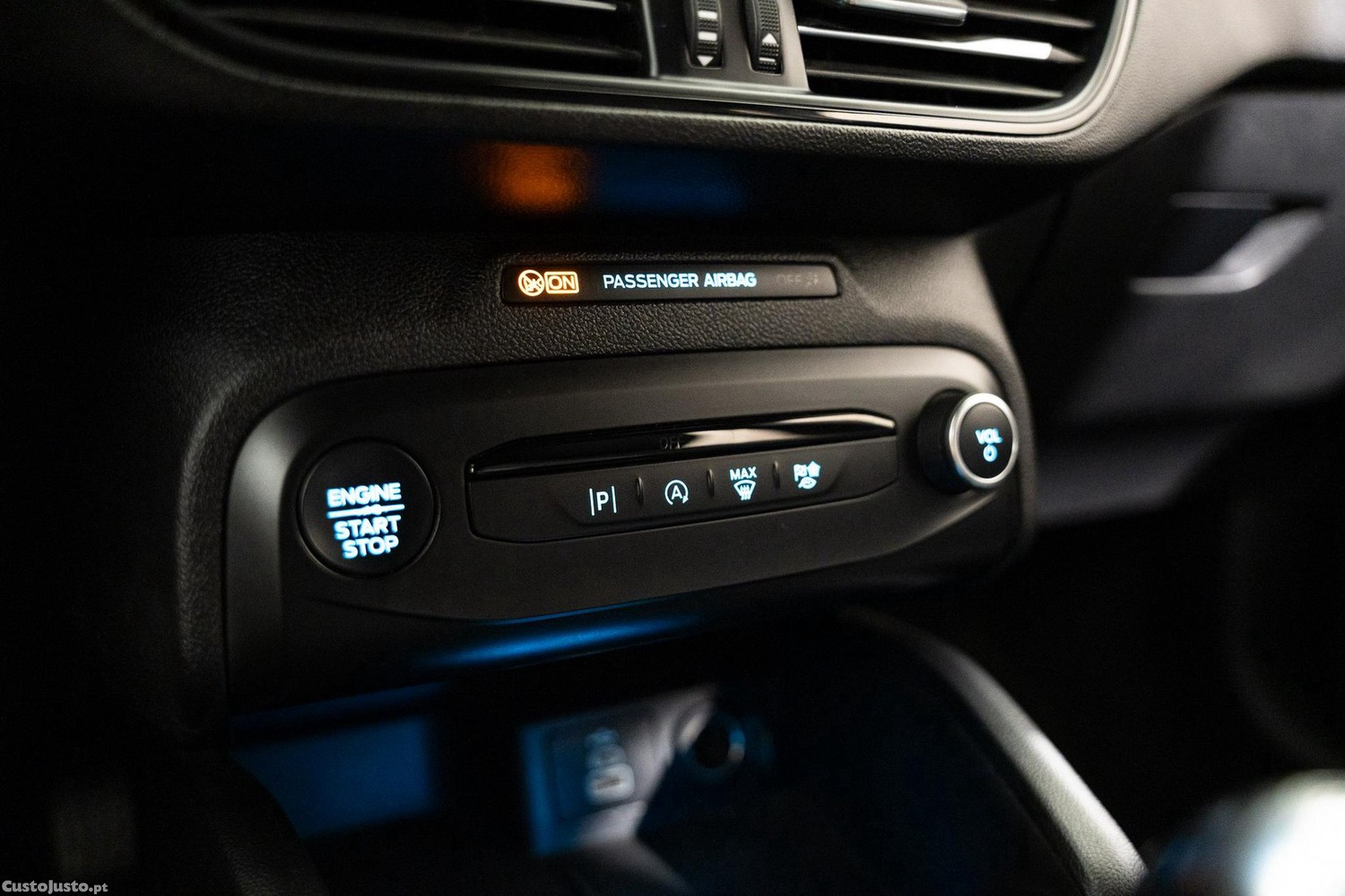 Ford Focus SW 1.0 EcoBoost MHEV ST-Line — fotografia 7