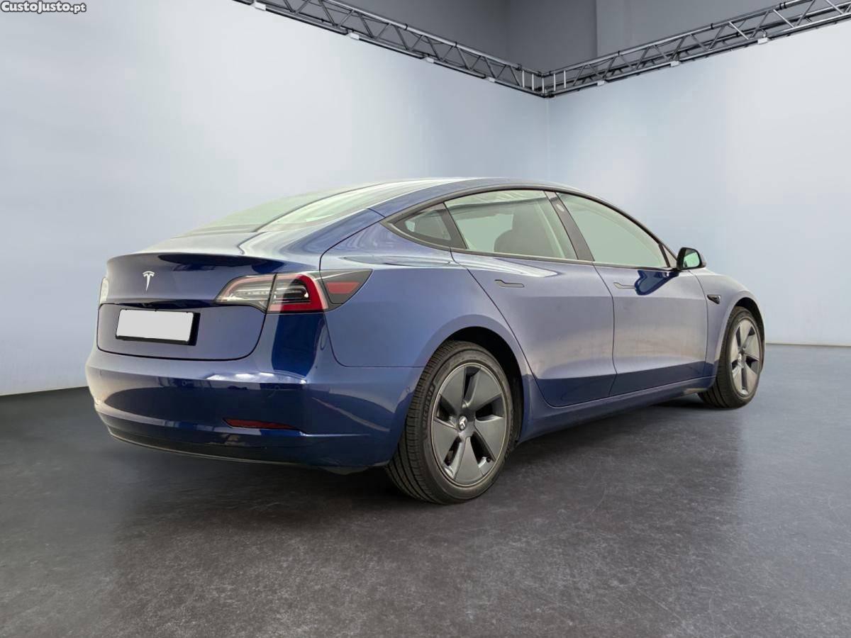 Tesla Model 3 Standard Range Plus RWD — fotografia 11