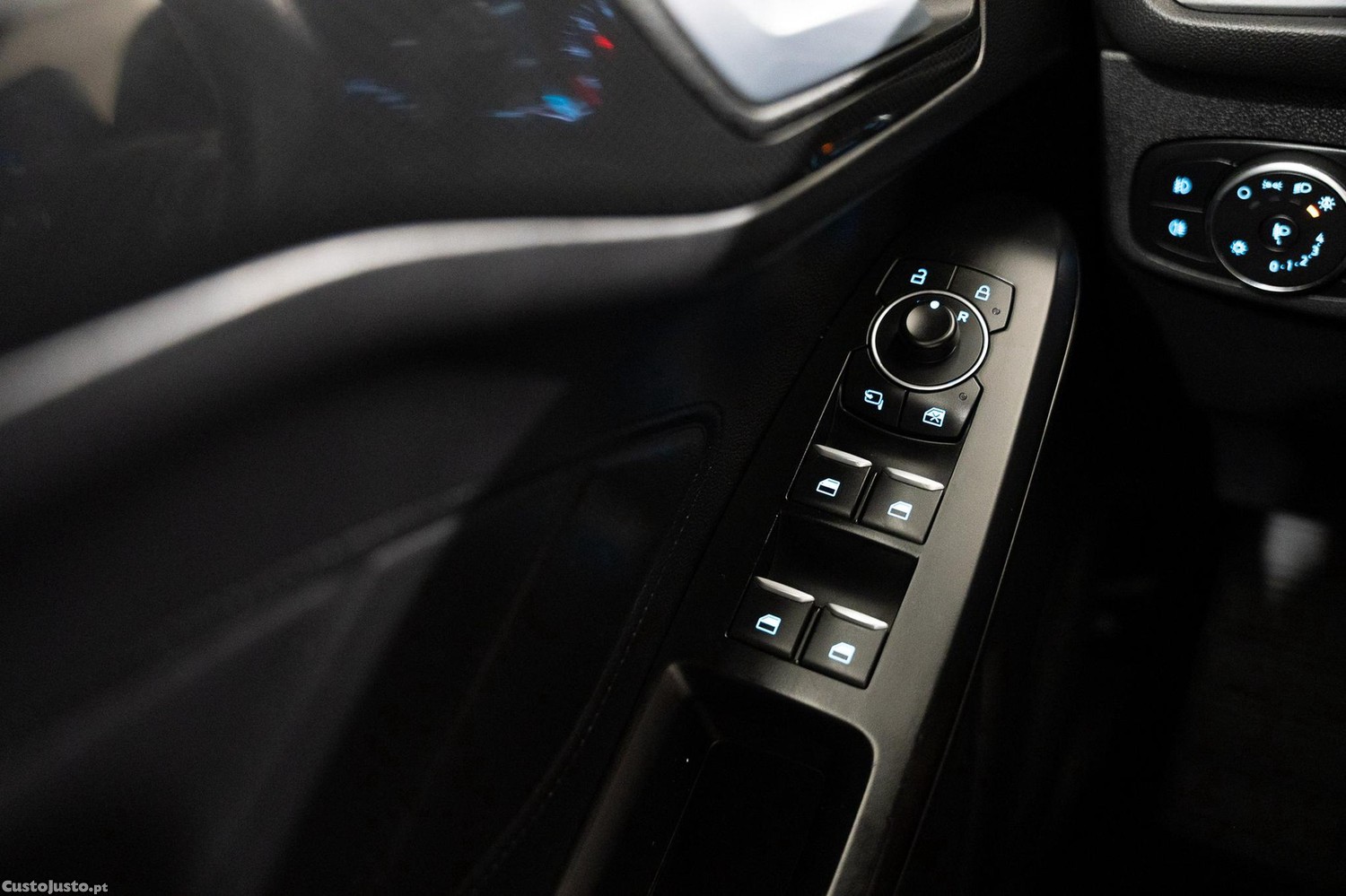 Ford Focus SW 1.0 EcoBoost MHEV ST-Line Style SIP — fotografia 4