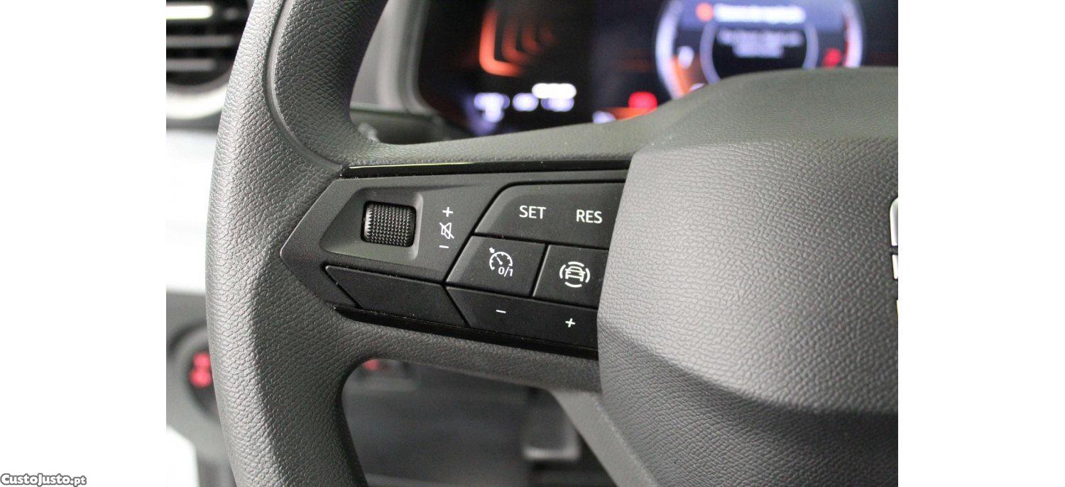SEAT Ibiza 1.0 TSI Reference 95cv — fotografia 8