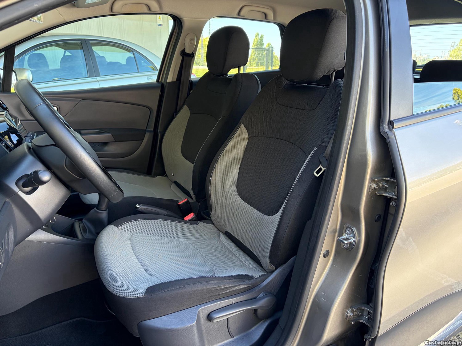 Renault Captur 0.9 TCE EXCLUSIVE 90 CV — fotografia 8