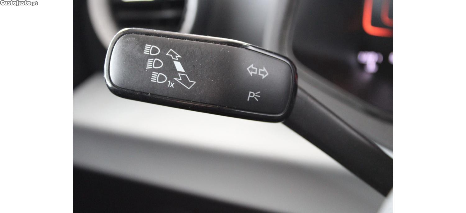 SEAT Arona 1.0 TSI Style 95cv — fotografia 6