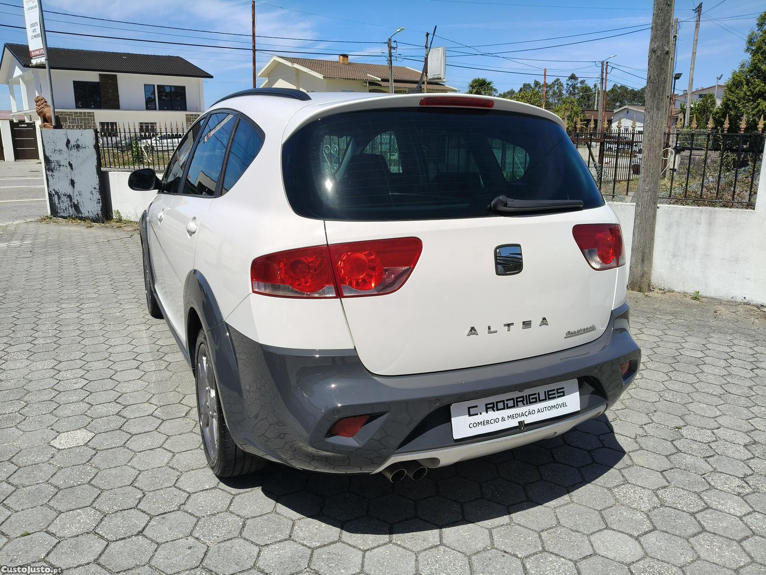Seat Altea XL Freetrack 1.6 TDi — photo 3