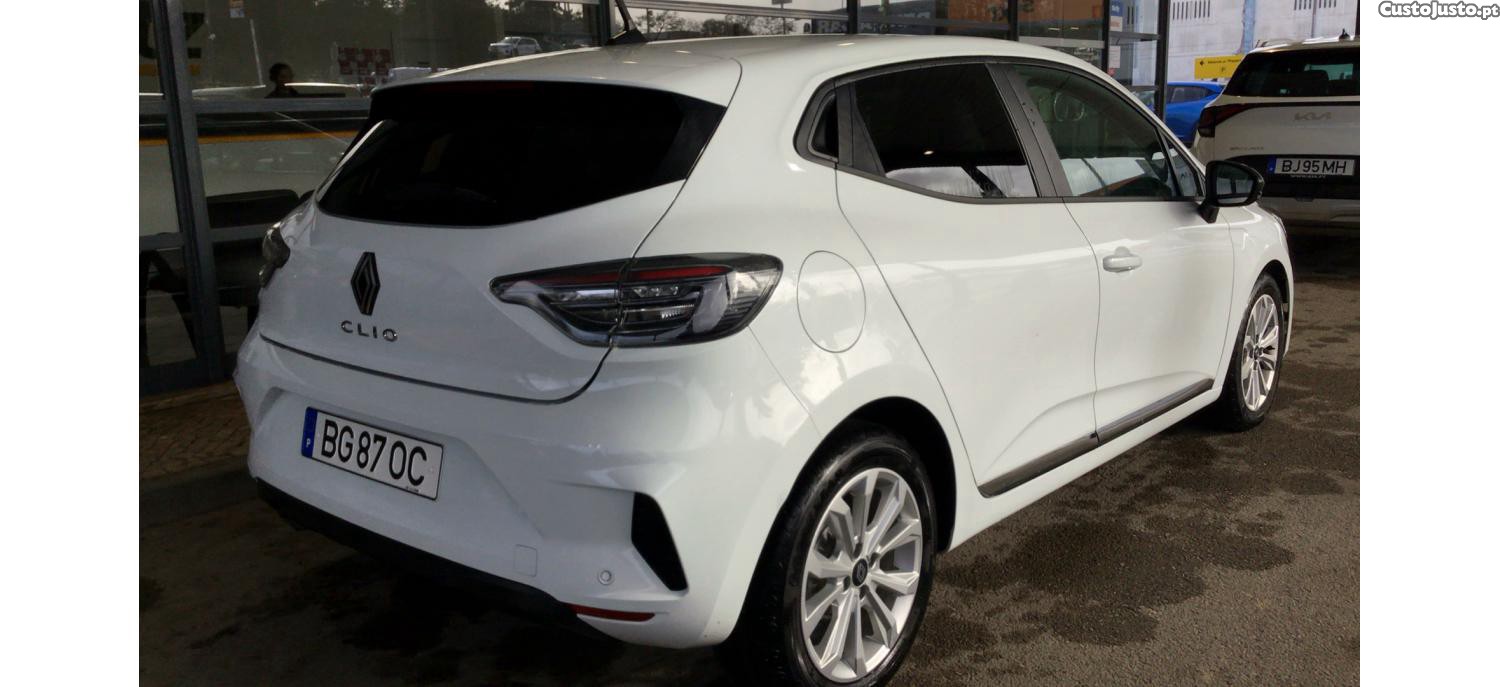 Renault Clio 1.0 Tce Evolution — fotografia 2