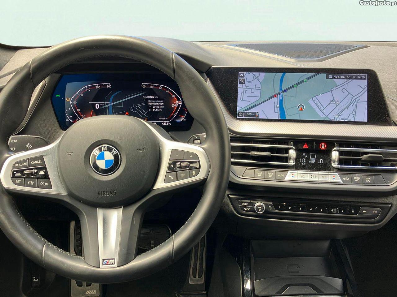 BMW 118 i Pack Desportivo M Auto — fotografia 7