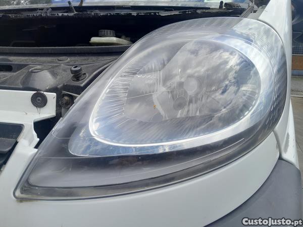 Otica / Farol Esq Opel Vivaro A Combi (X83)