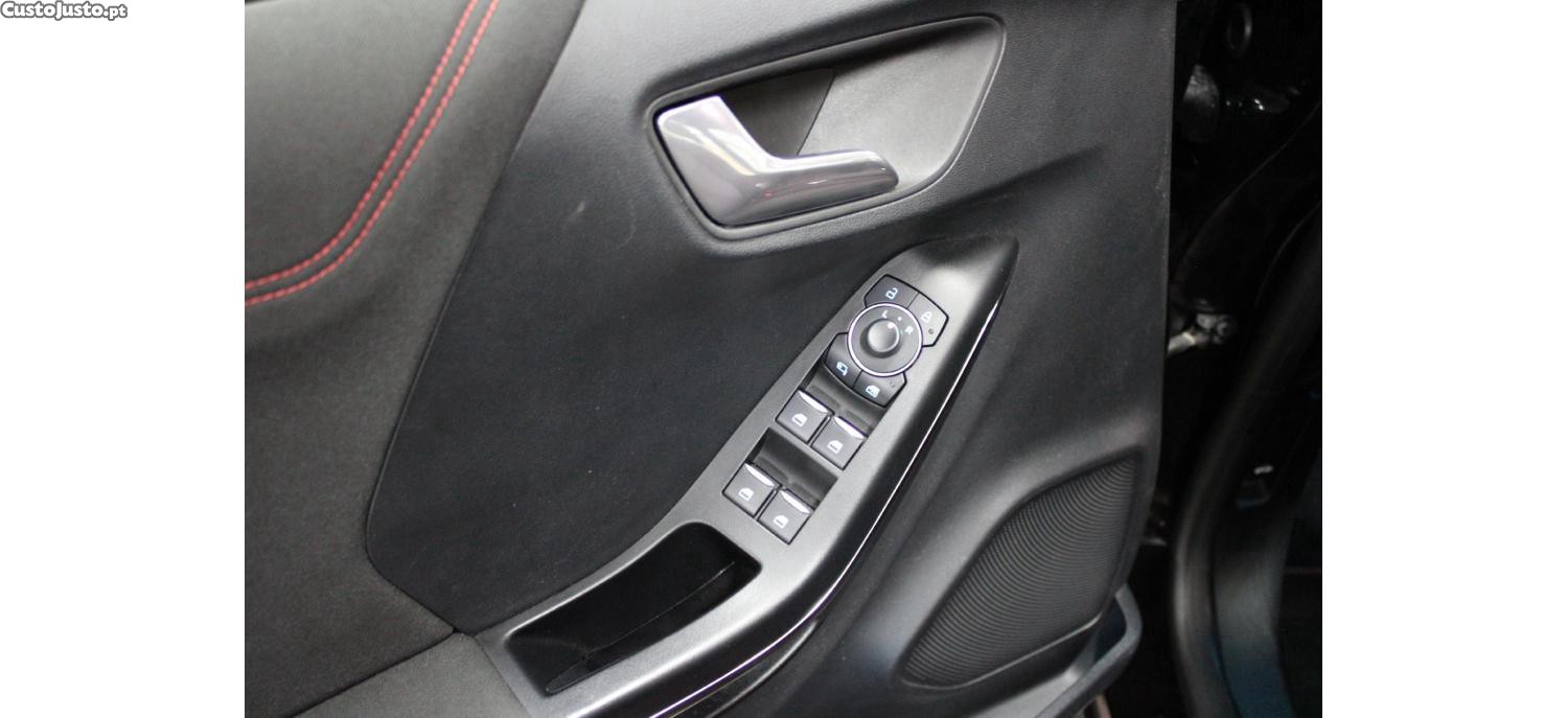 Ford Puma 1.0 EcoBoost MHEV ST-Line X Vivid Ruby Edition — fotografia 23