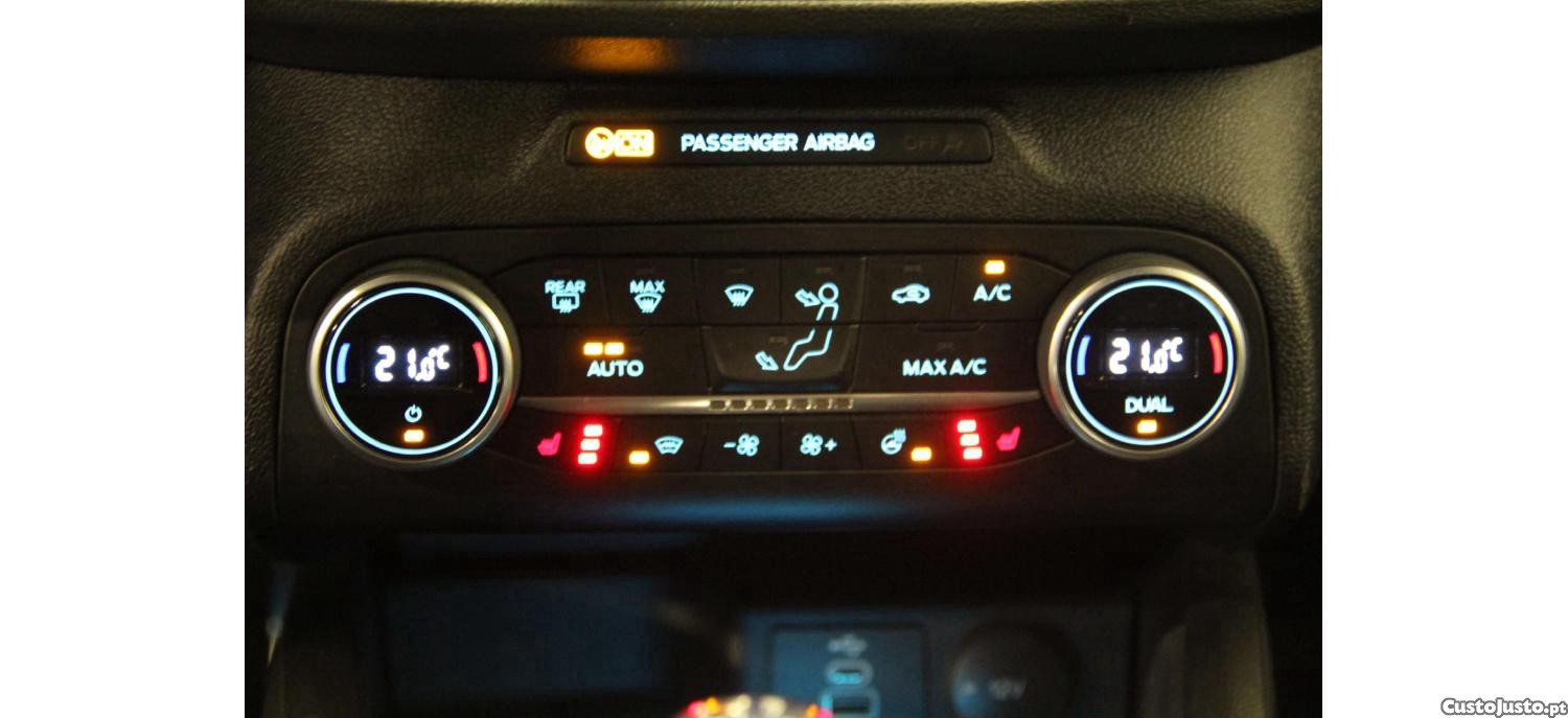 Ford Focus 1.0 EcoBoost 125cv MHEV ST-Line — fotografia 15