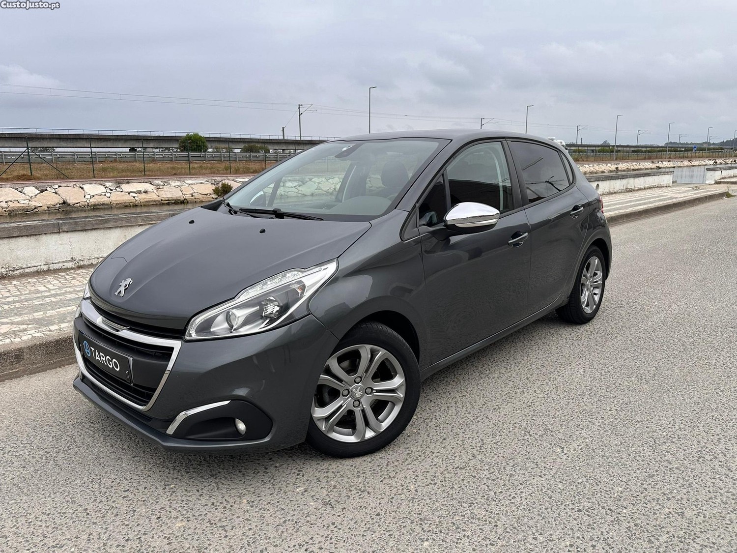 Peugeot 208 1.4 HDi SE Style - 15 — photo 5