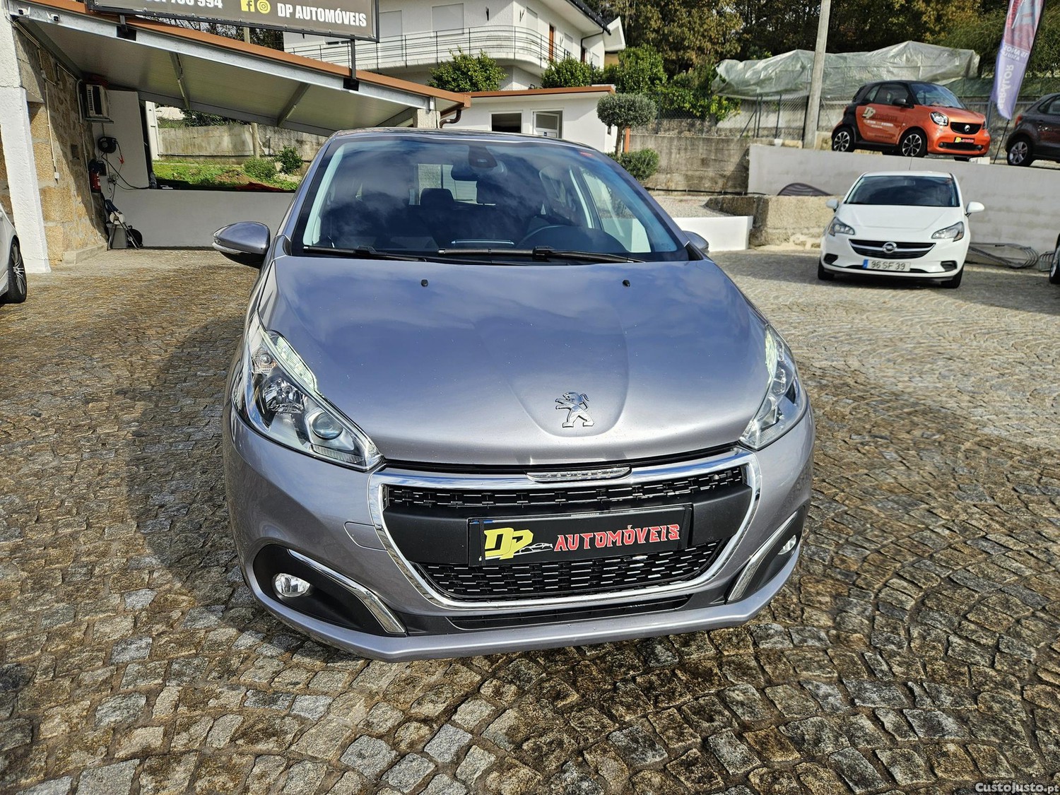 Peugeot 208 1.5 HDI Signature 103cv — fotografia 18