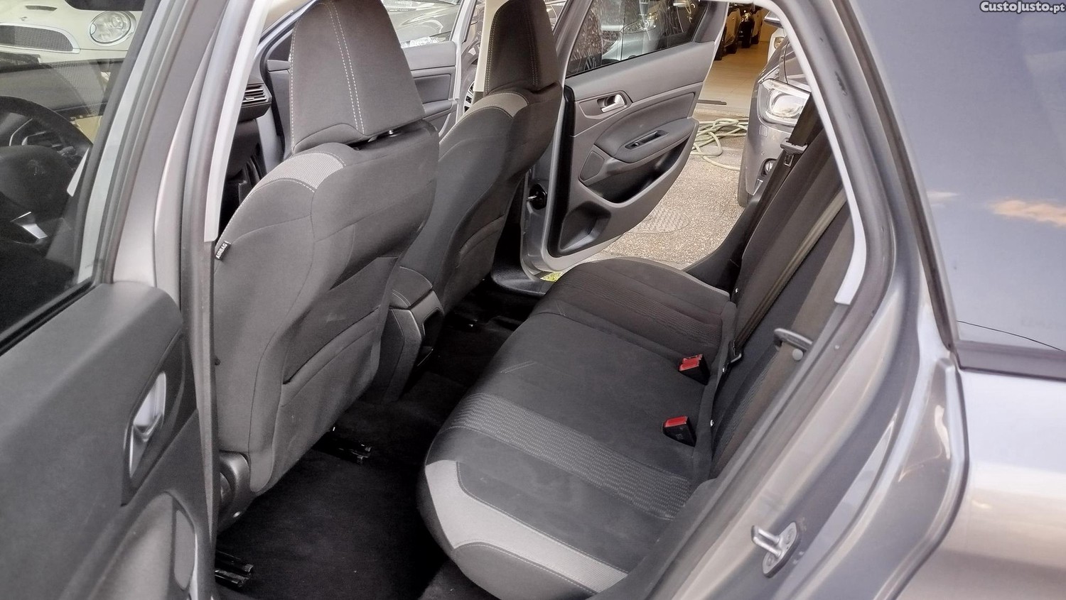 Peugeot 308 SW 1.2 PureTech Style — fotografia 6