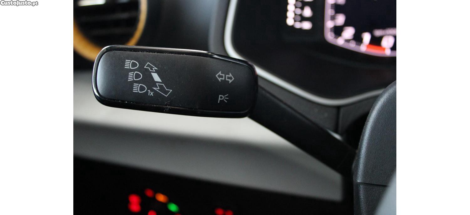SEAT Arona 1.0 TSI Style 95cv — fotografia 4