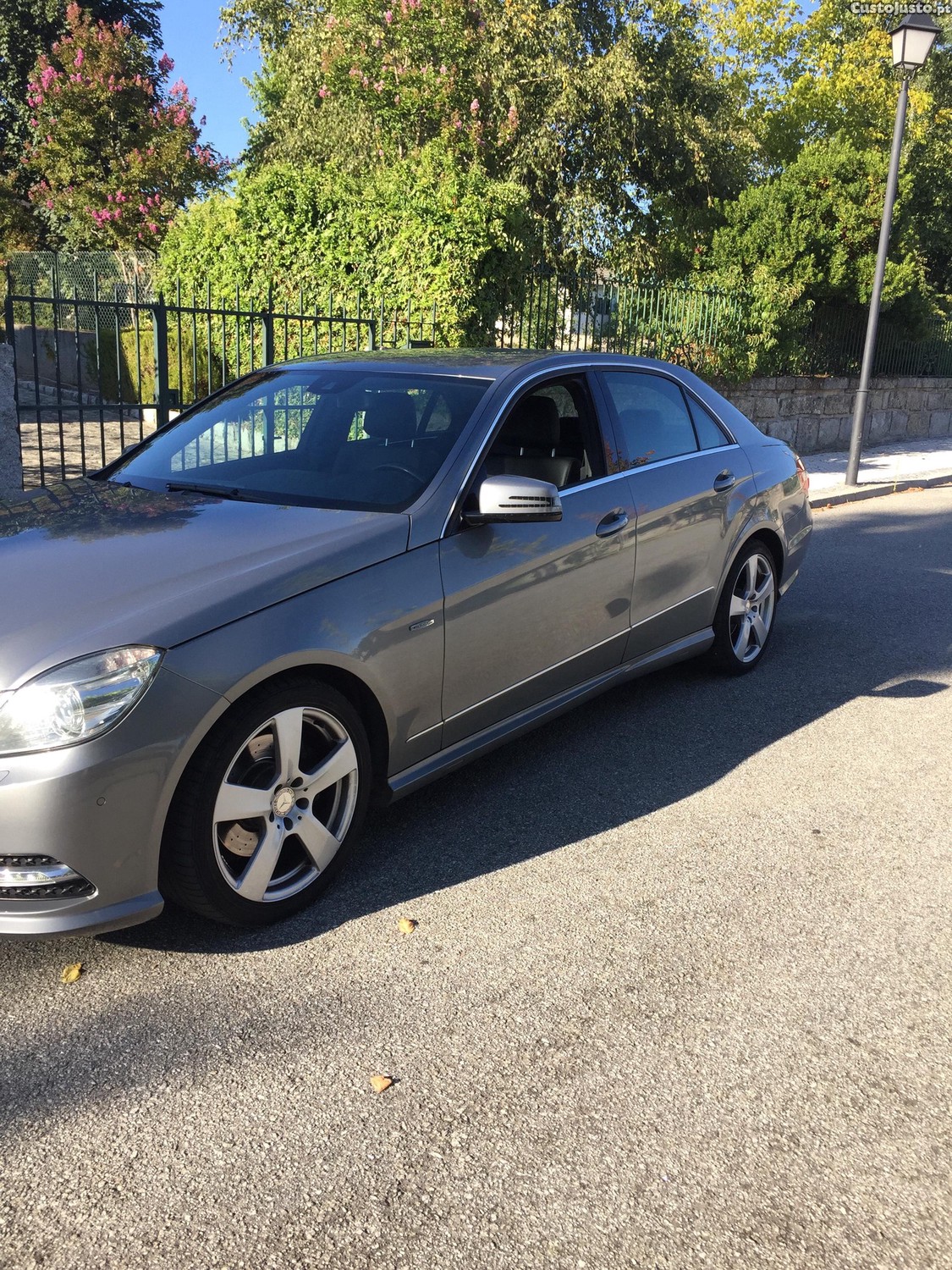 Mercedes-Benz E 300 Avantgarde  Bluetec Hybrid — photo 4