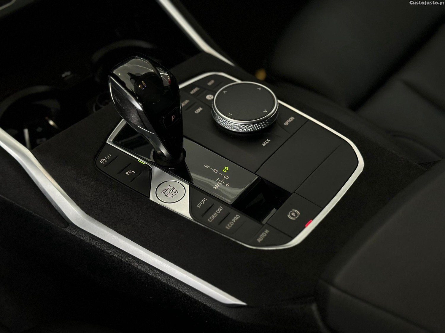 BMW 318 d Touring Line Luxury Auto — fotografia 8
