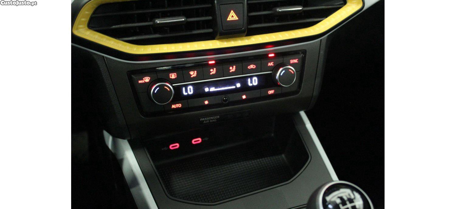 SEAT Arona 1.0 TSI Style 95cv — fotografia 5