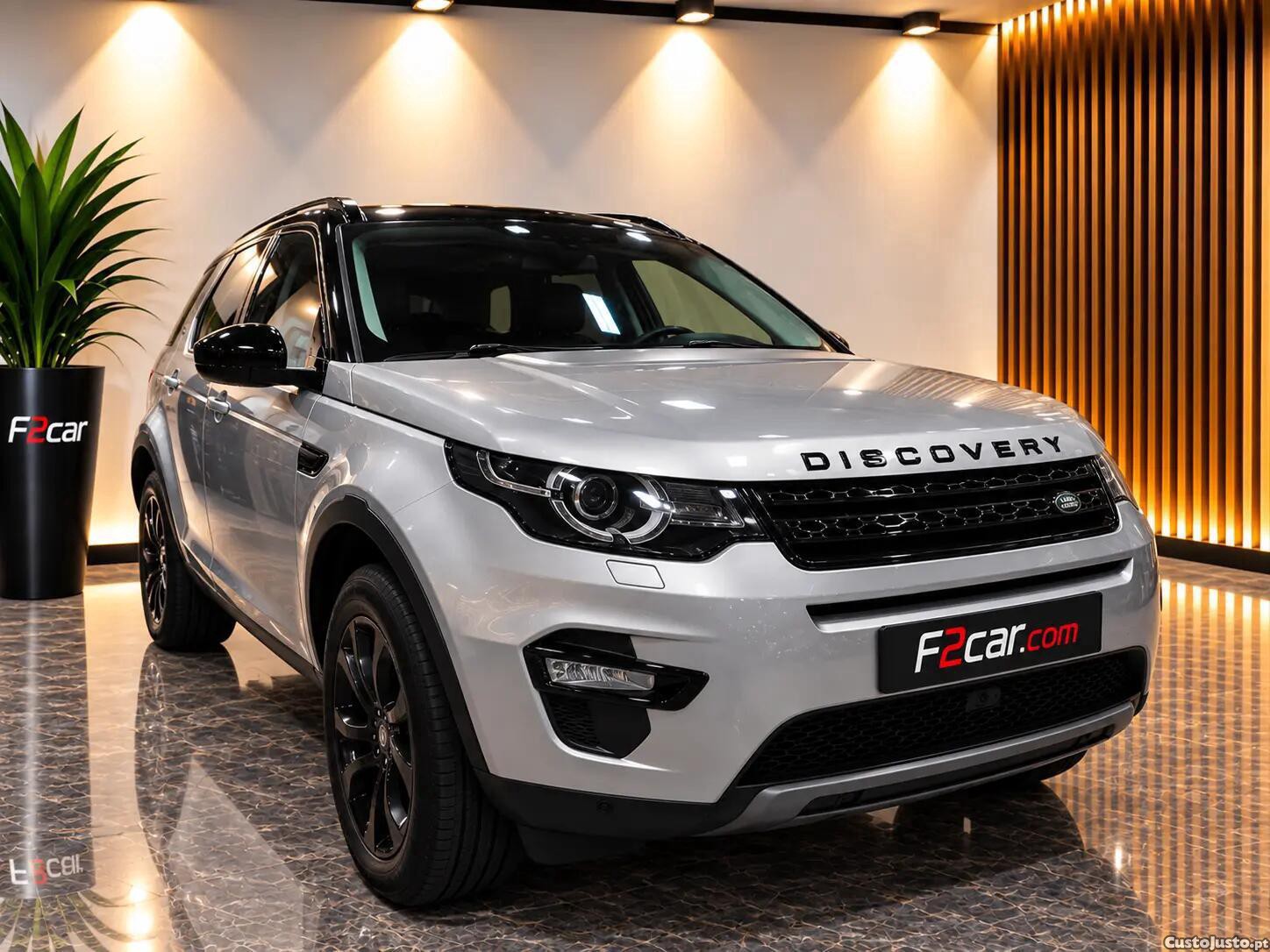 Land Rover Discovery 2.0 D AWD R-Dynamic HSE — fotografia 9