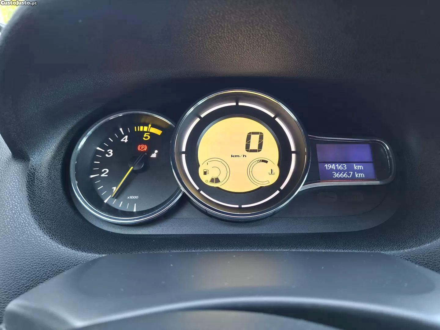 Renault Mégane 1.5 dci dynamique s ss — fotografia 3