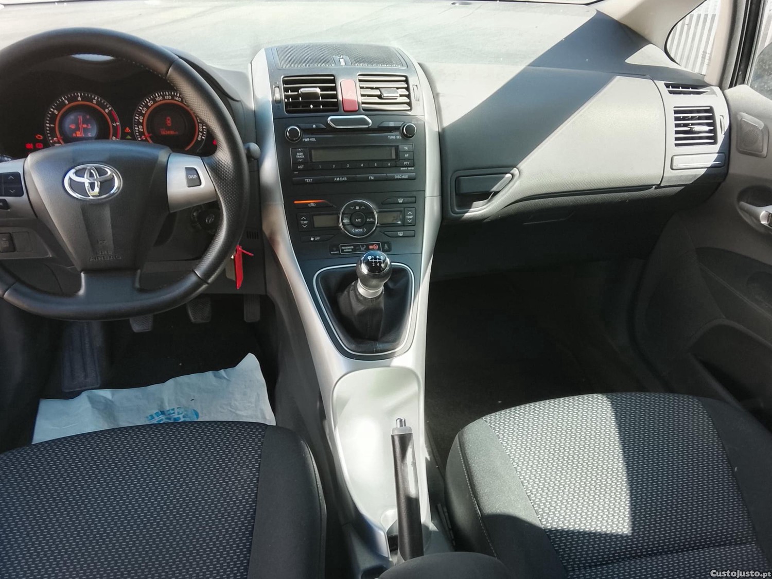 Toyota Auris 1.4 Gasolina-Literalmente Impecável IPO 10/2027 — fotografia 7