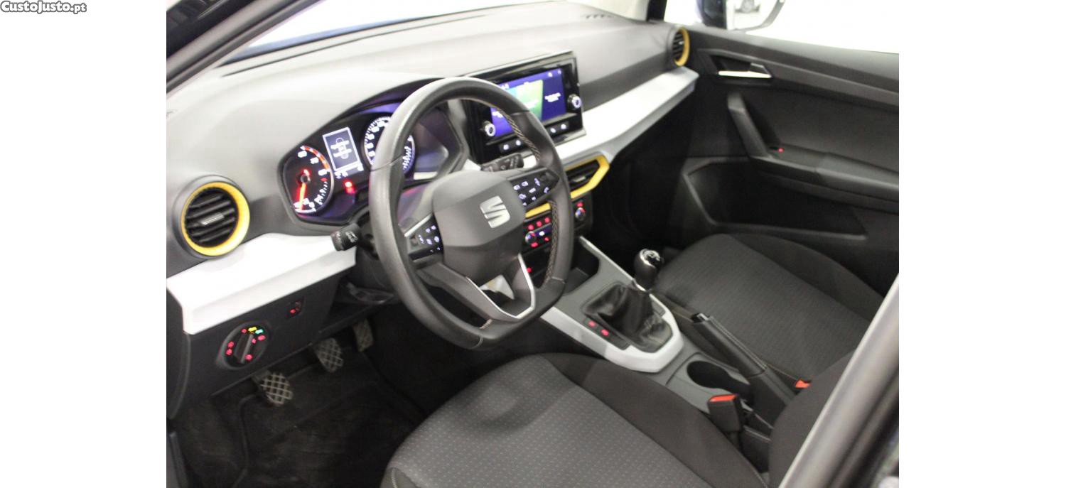 SEAT Arona 1.0 TSI Style 95cv — fotografia 13