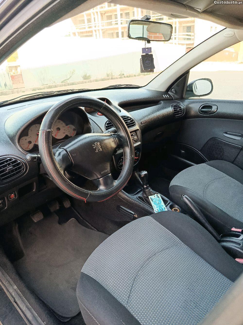 Peugeot 206 SW 1.4 HDI em bom estado !!! Negociável — fotografia 4