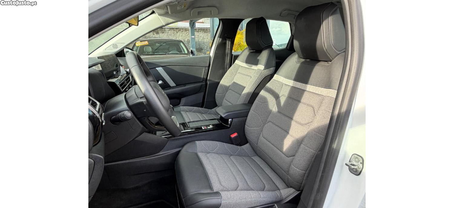 Citroën C4 PureTech Plus 1.2 130cv — fotografia 18