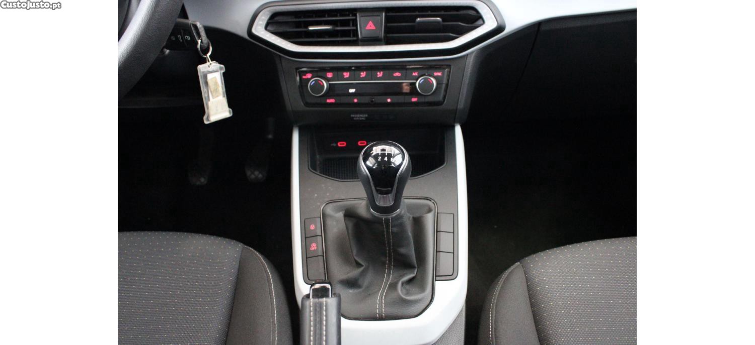 SEAT Arona 1.0 TSI Style 95cv — fotografia 4
