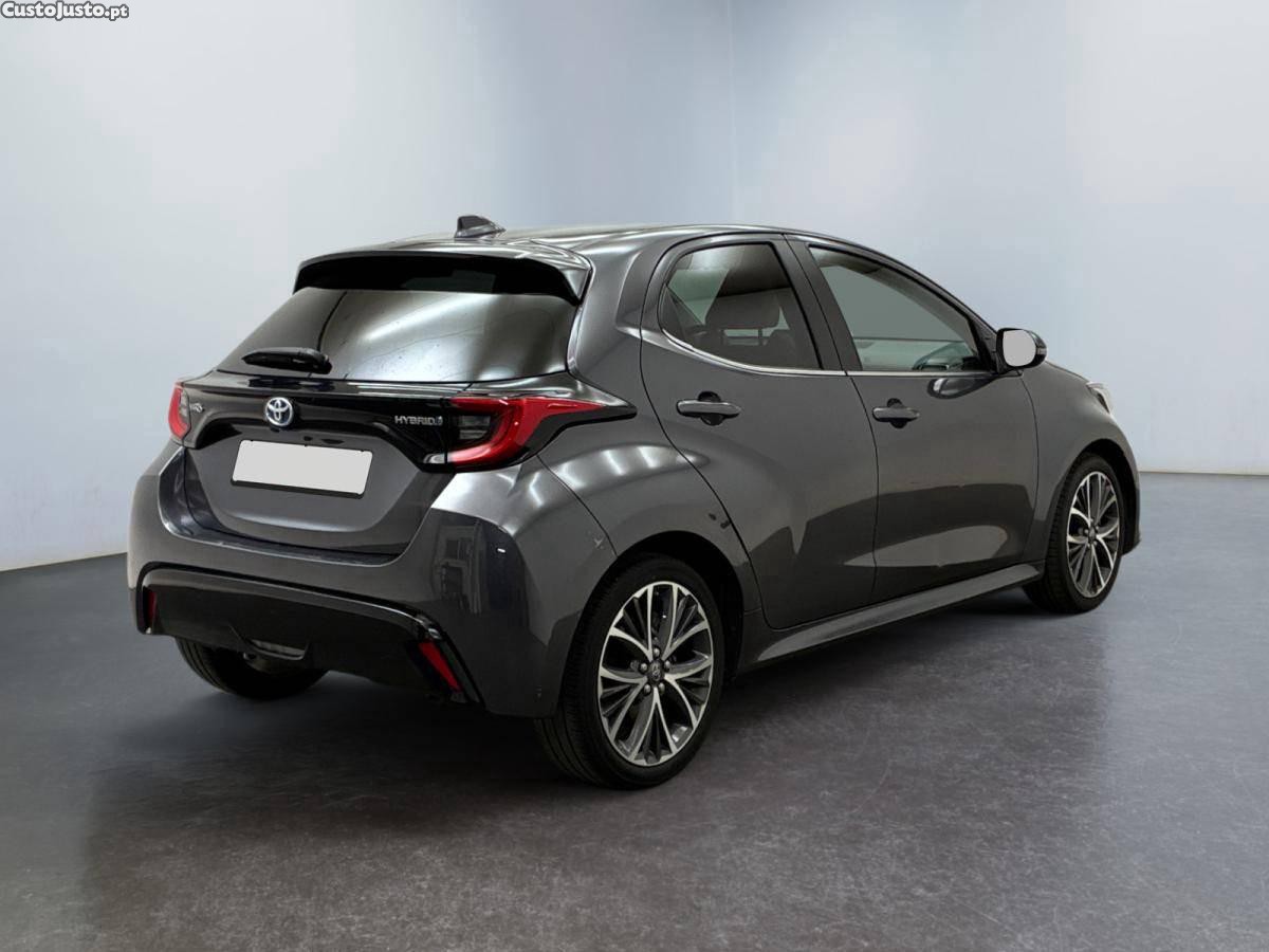 Toyota Yaris 1.5 Hybrid Design - 22 foto 2