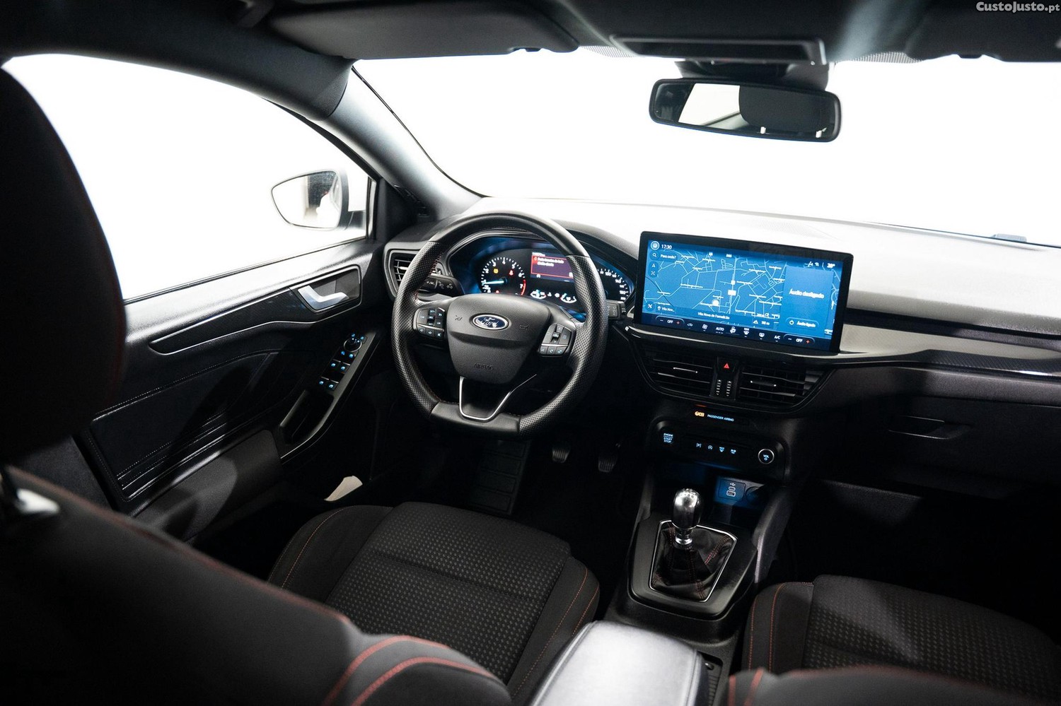 Ford Focus SW 1.0 EcoBoost MHEV ST-Line Style SIP — fotografia 19