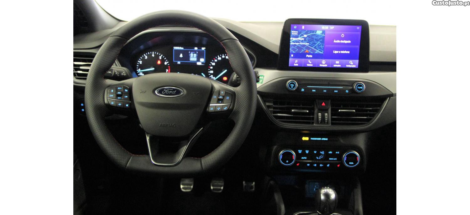 Ford Focus 1.0 EcoBoost MHEV ST-Line — fotografia 21
