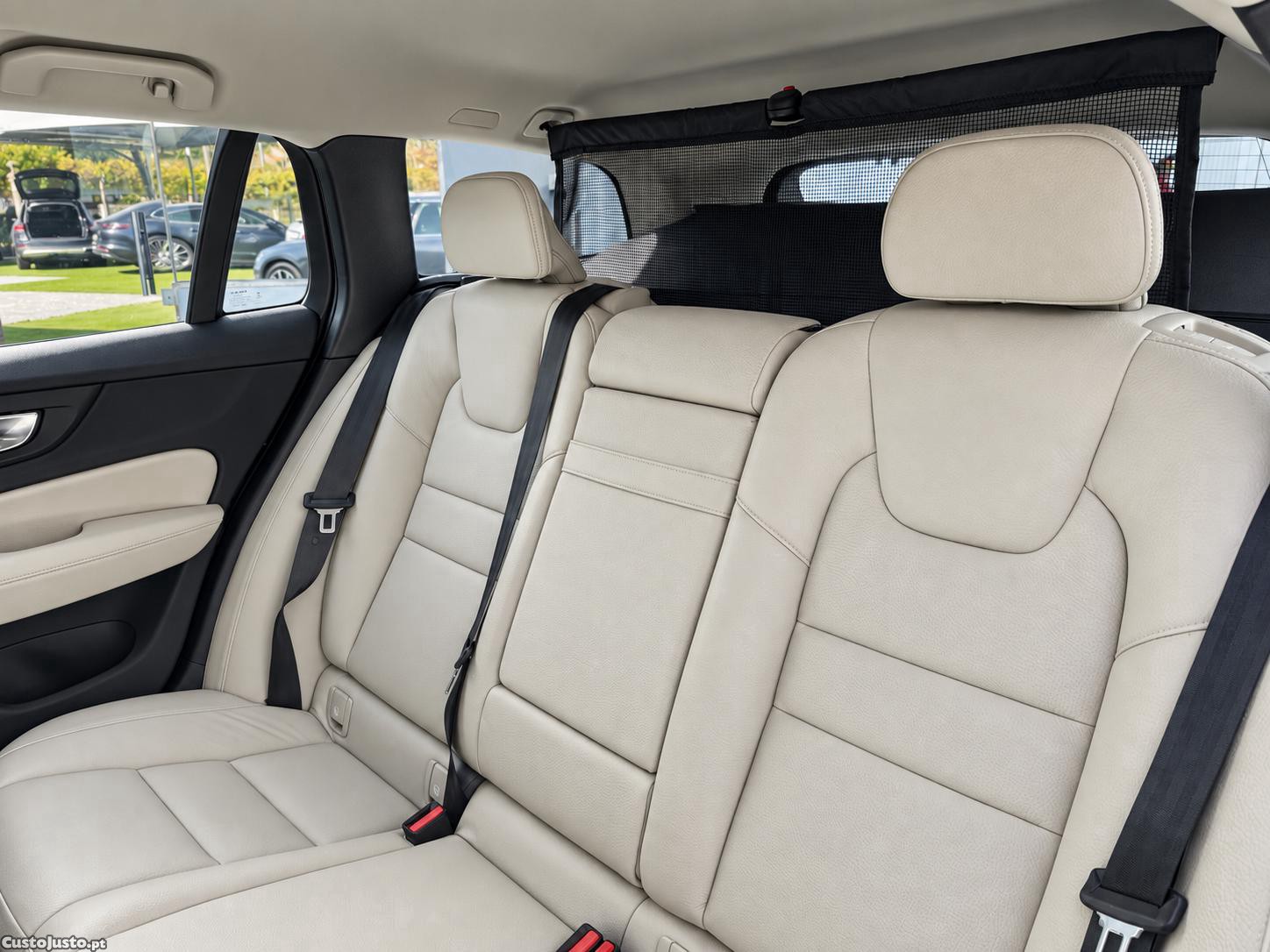 Volvo V60 2.0 T8 AWD TE Momentum Plus — fotografia 5