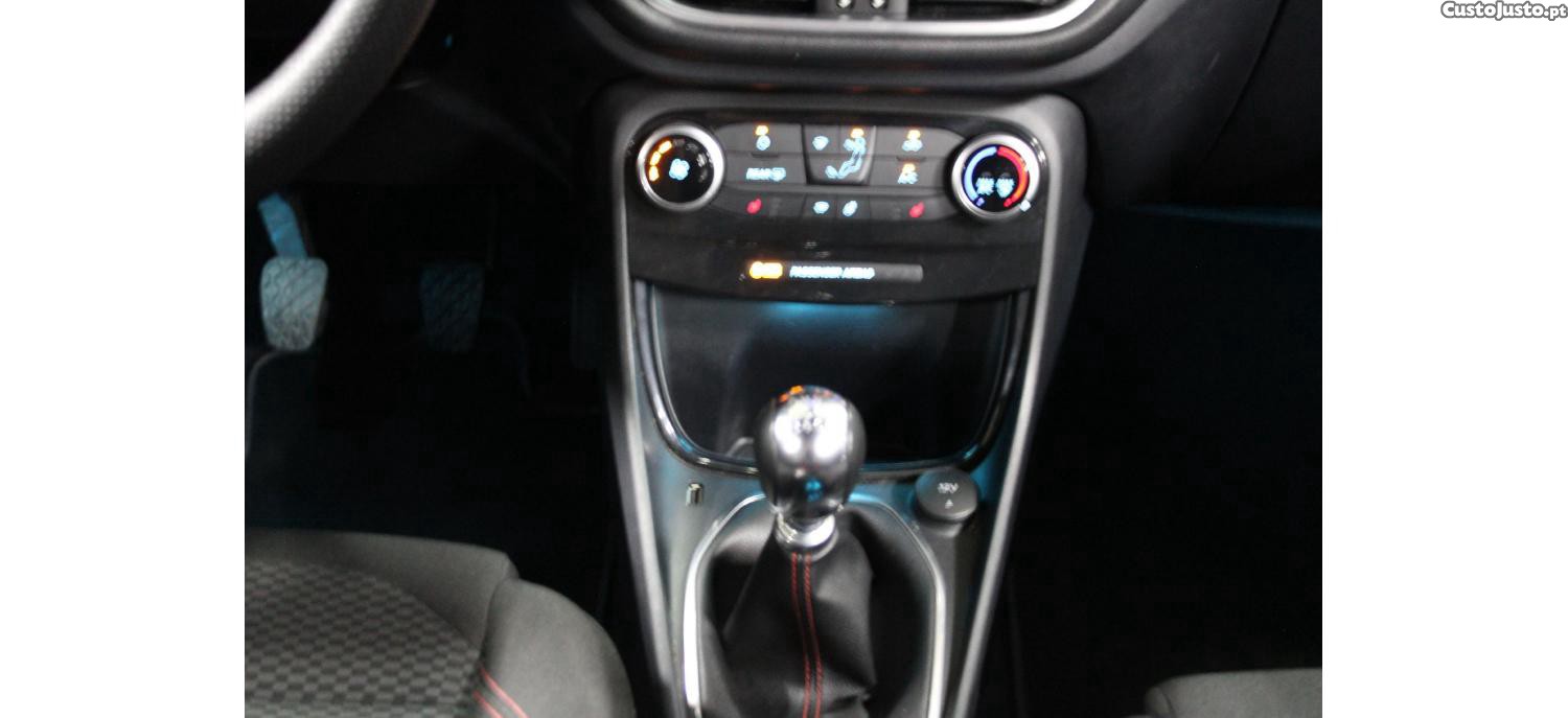Ford Puma 1.0 EcoBoost MHEV ST-Line X Vivid Ruby Edition — fotografia 9