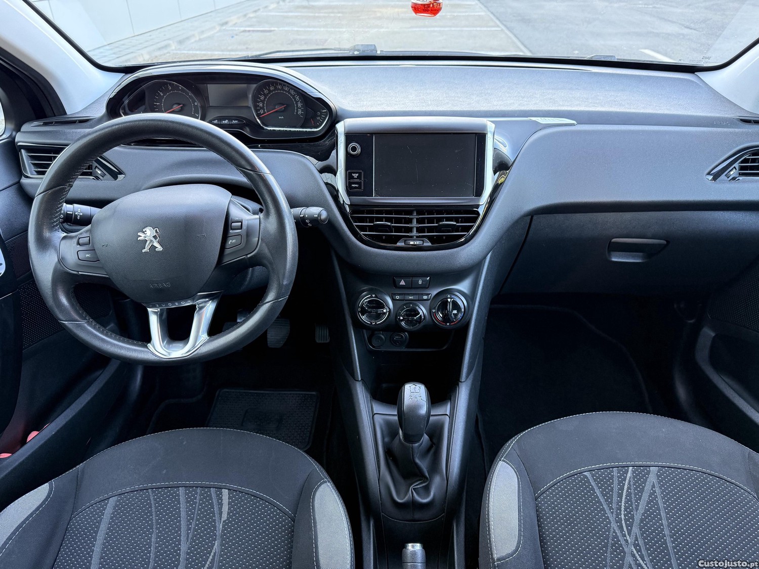 Peugeot 208 1.2 VTI — fotografia 5