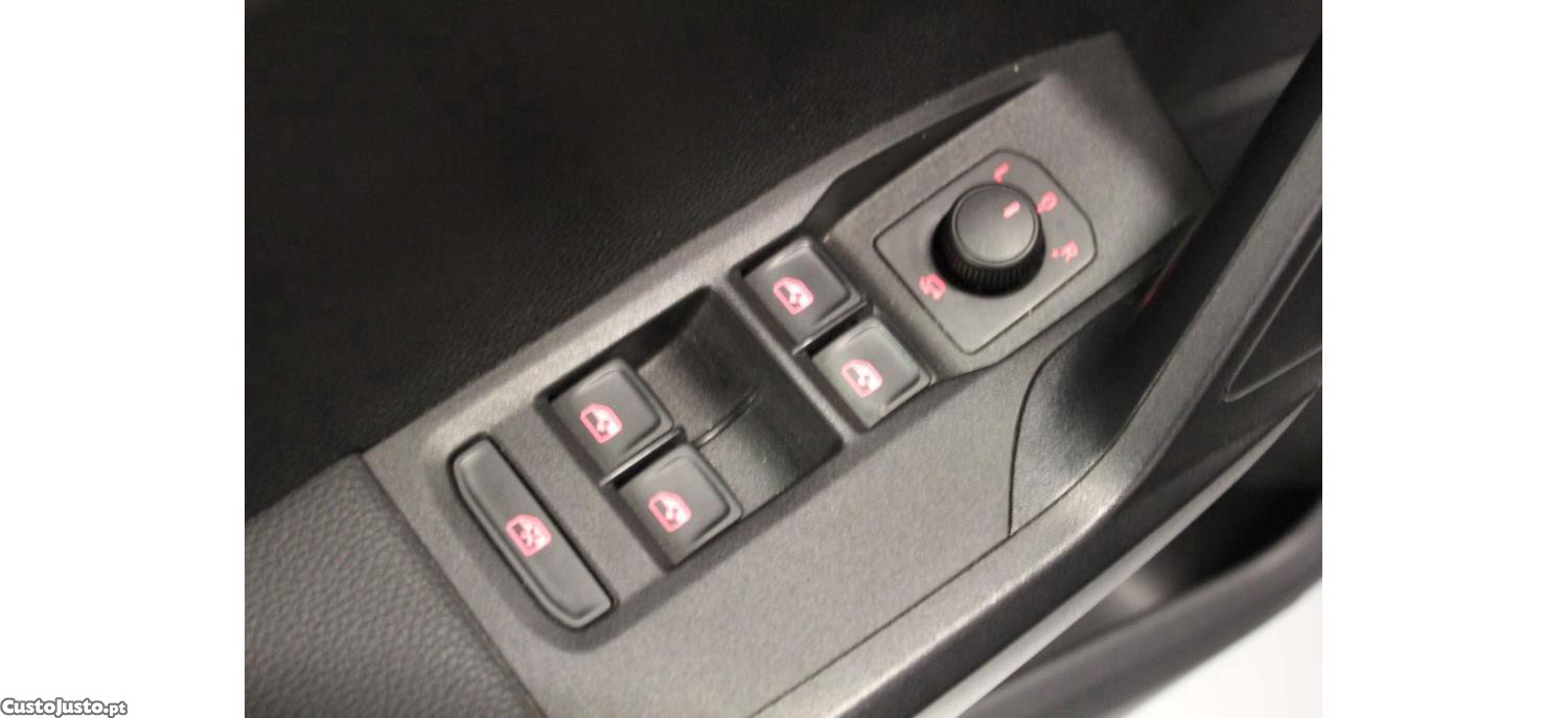 SEAT Arona 1.0 TSI Style 95cv — fotografia 14