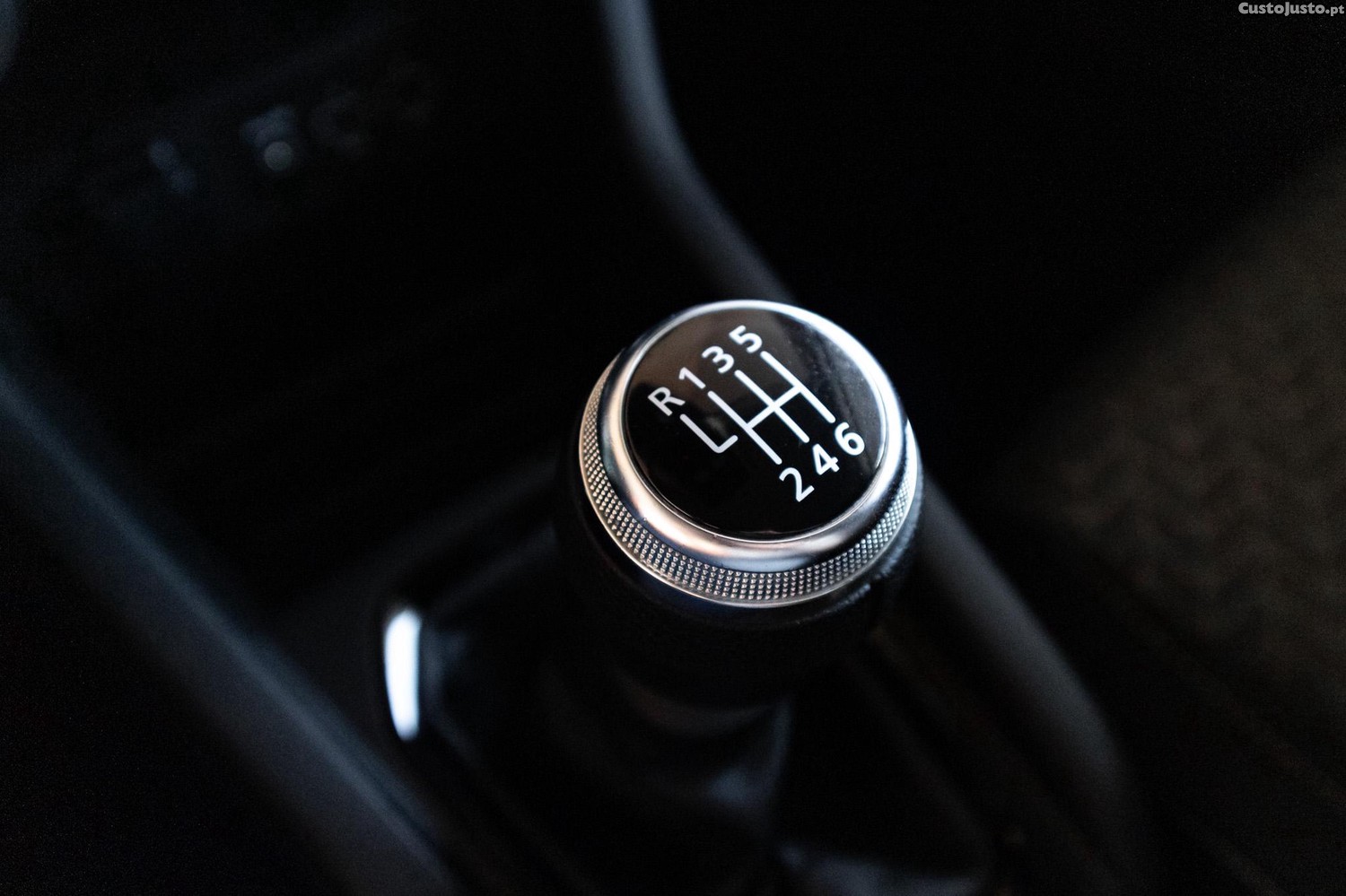 Renault Clio 1.0 TCE Limited Bi-Fuel — fotografia 9