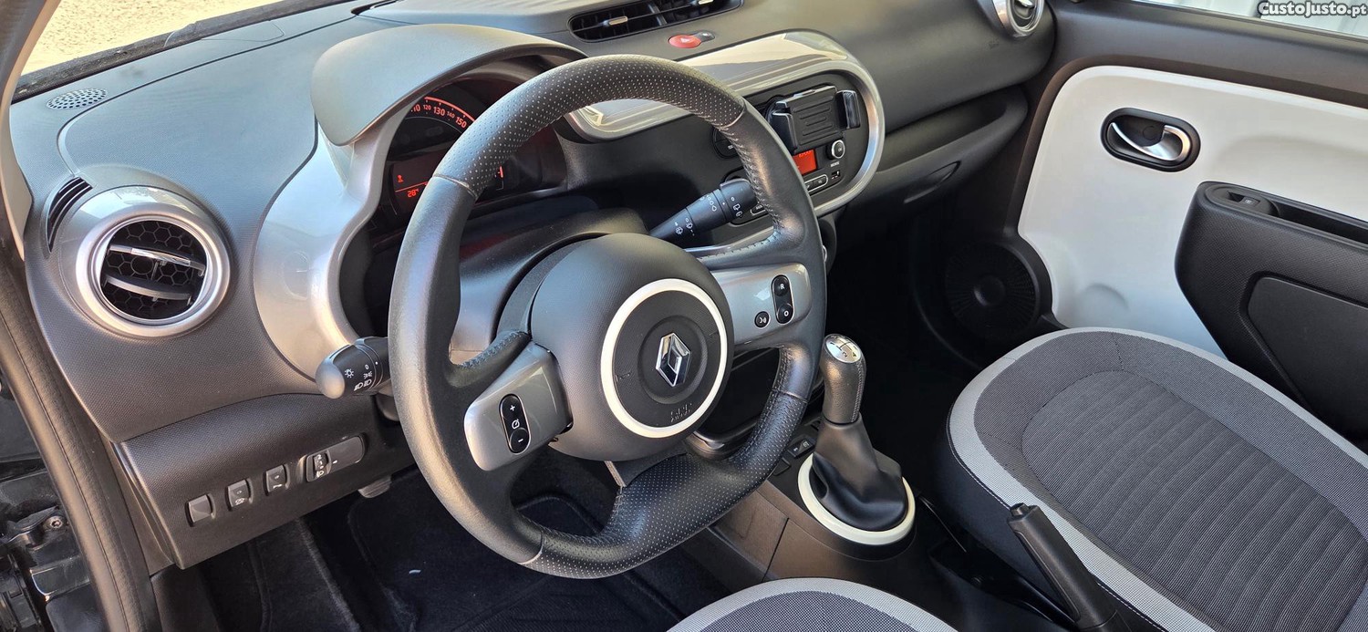 Renault Twingo SCE LIMITED — fotografia 6