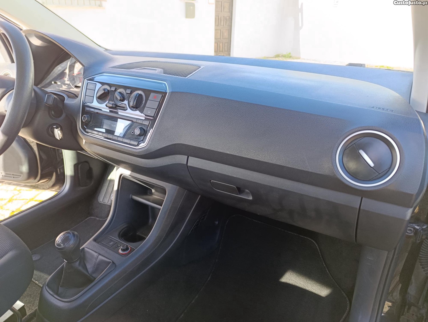 VW Up! 1.0 Move — photo 5